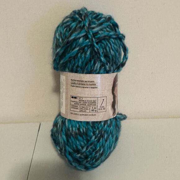 Loops & Threads Charisma Marble Yarn Landscape Super Bulky 6 New 60 yd 3 oz - Picture 5 of 7